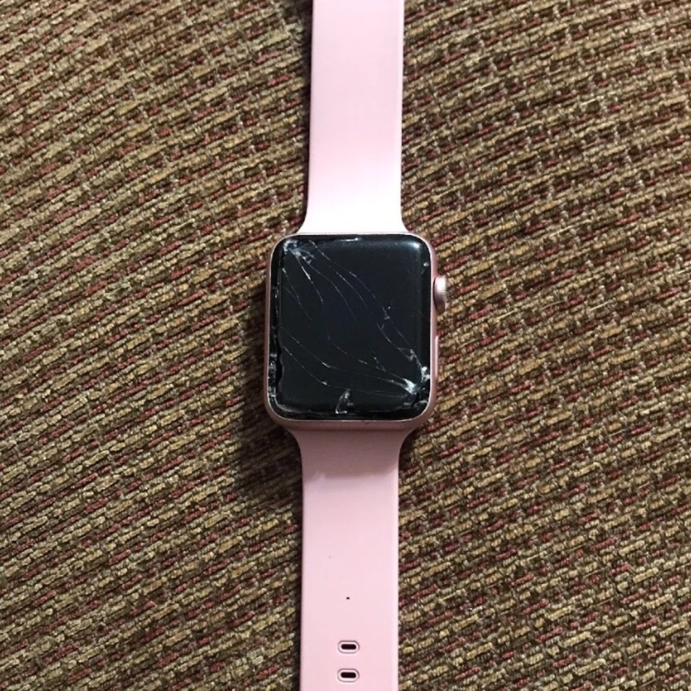 Apple Watch series 2 42mm broken lcd